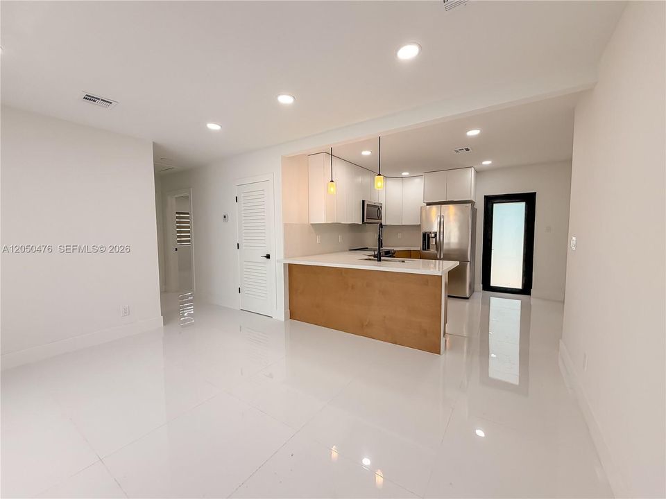 En Venta: $549,000 (3 camas, 2 baños, 1138 Pies cuadrados)