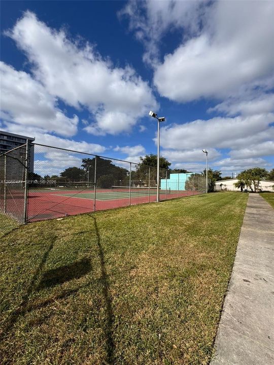 For Rent: $1,500 (1 beds, 1 baths, 840 Square Feet)