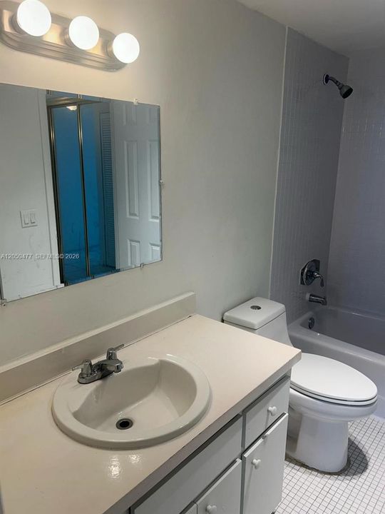For Rent: $1,500 (1 beds, 1 baths, 840 Square Feet)