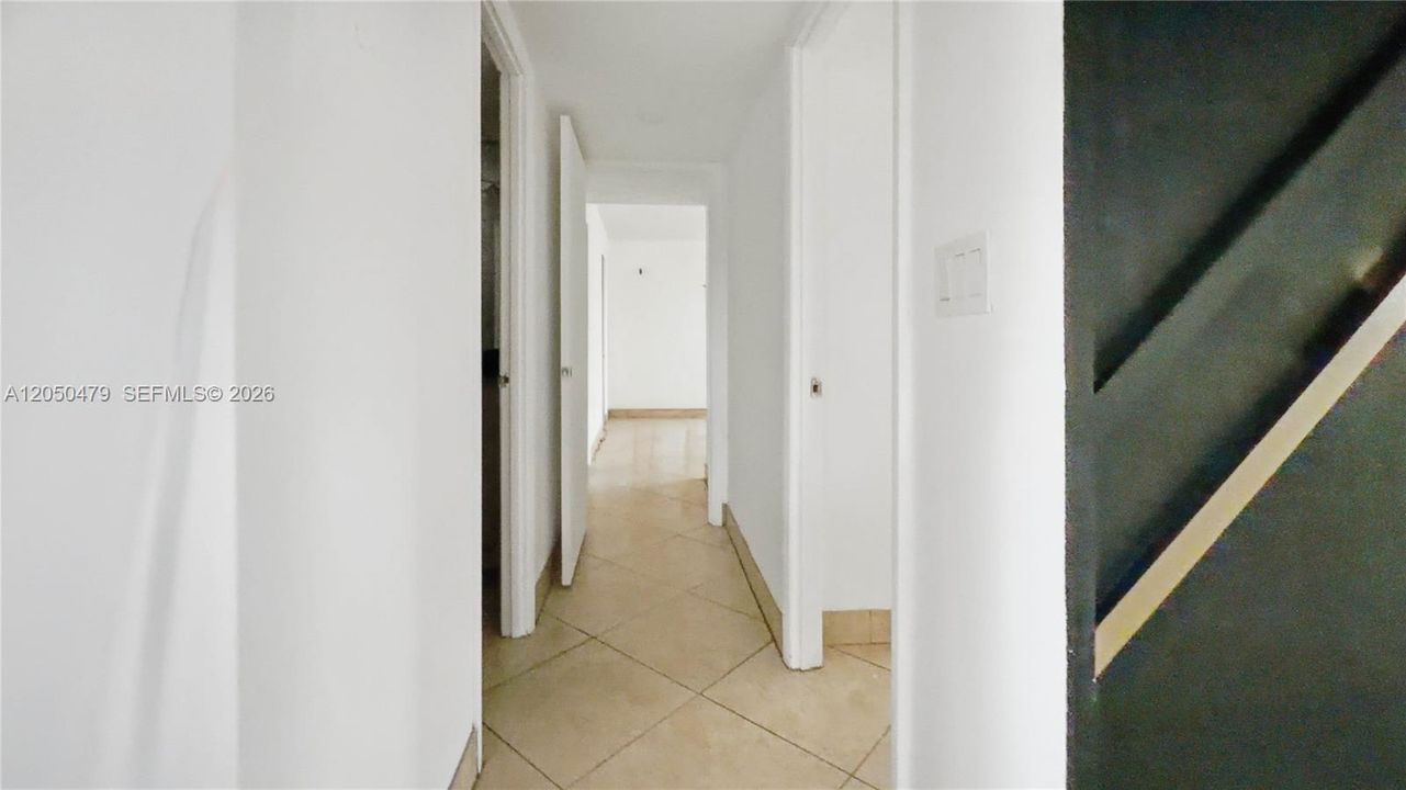 For Rent: $2,400 (2 beds, 2 baths, 1077 Square Feet)