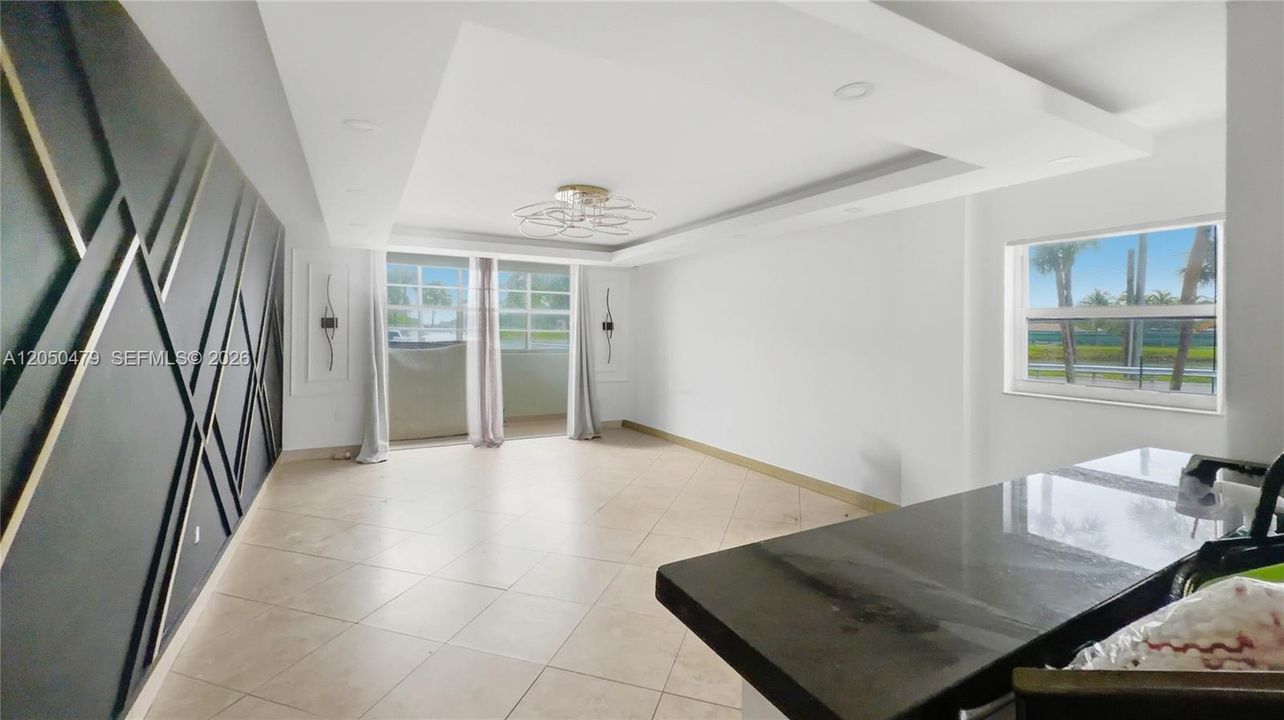 For Rent: $2,400 (2 beds, 2 baths, 1077 Square Feet)