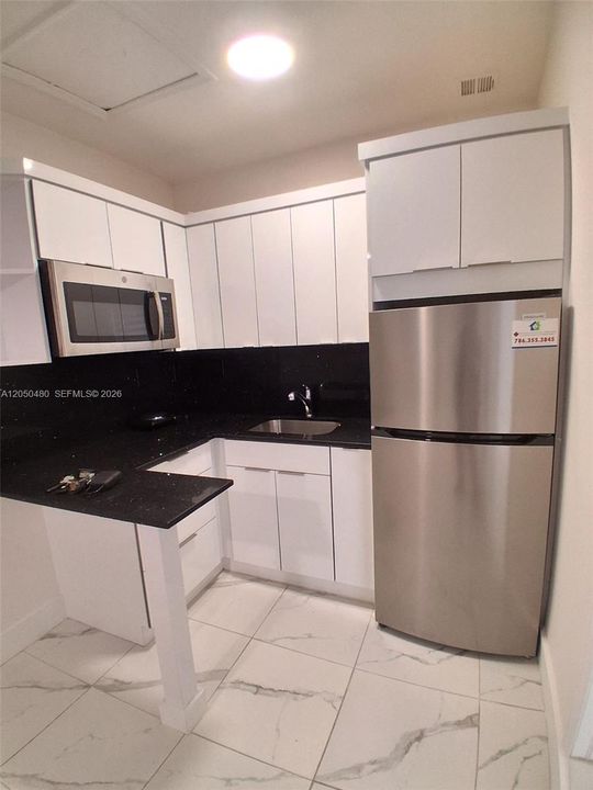 For Rent: $1,850 (1 beds, 1 baths, 1796 Square Feet)