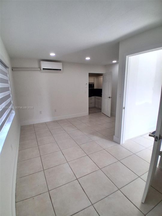 For Rent: $1,850 (1 beds, 1 baths, 1796 Square Feet)