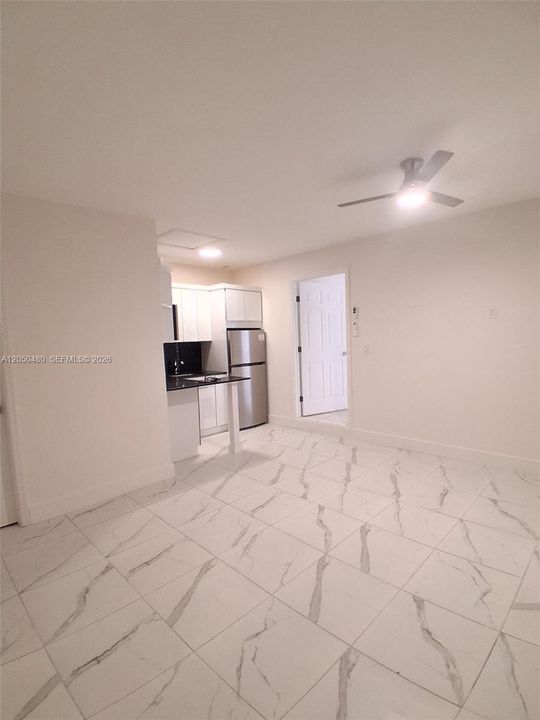 For Rent: $1,850 (1 beds, 1 baths, 1796 Square Feet)