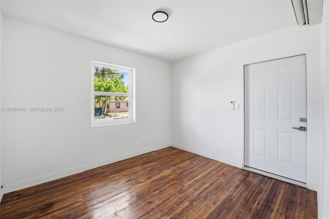 For Rent: $1,850 (1 beds, 1 baths, 542 Square Feet)