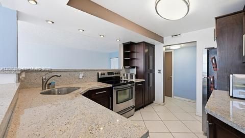 For Sale: $299,000 (1 beds, 2 baths, 1075 Square Feet)
