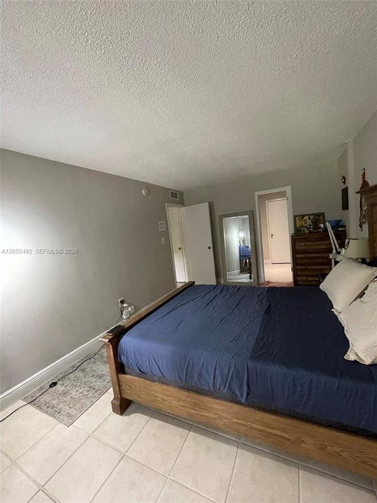 For Rent: $2,200 (2 beds, 2 baths, 1023 Square Feet)