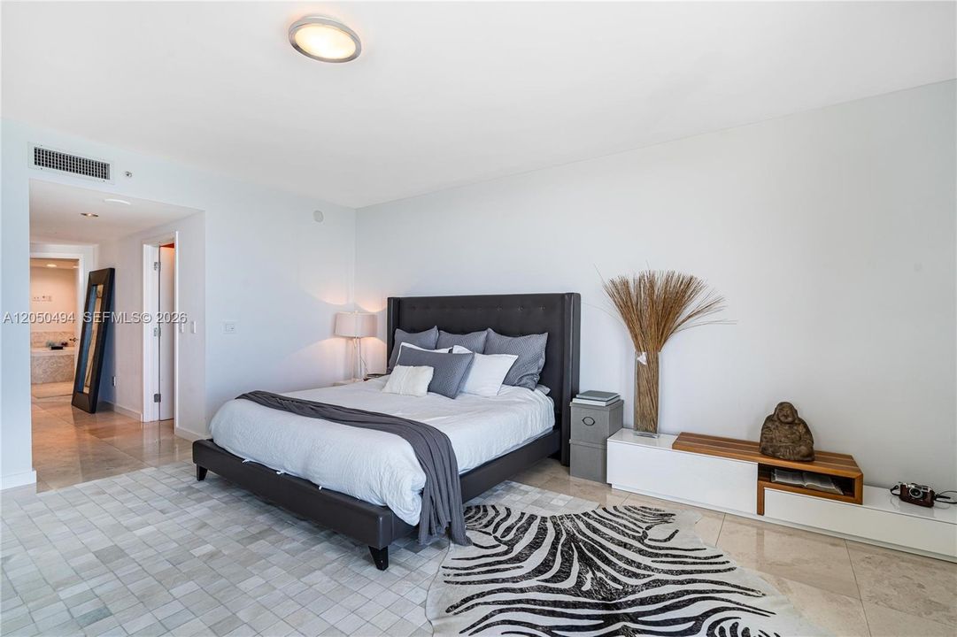 For Rent: $11,300 (2 beds, 2 baths, 1878 Square Feet)
