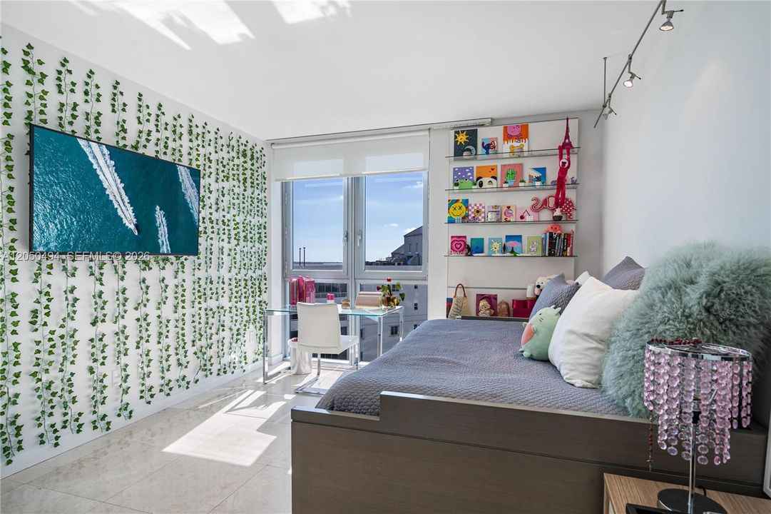 For Rent: $11,300 (2 beds, 2 baths, 1878 Square Feet)