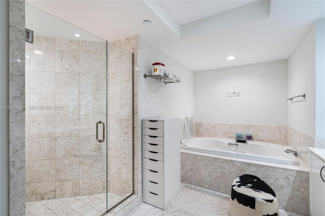 For Rent: $11,300 (2 beds, 2 baths, 1878 Square Feet)