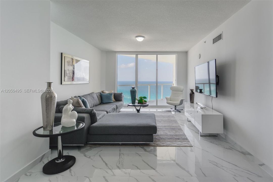 For Rent: $5,500 (2 beds, 2 baths, 1715 Square Feet)