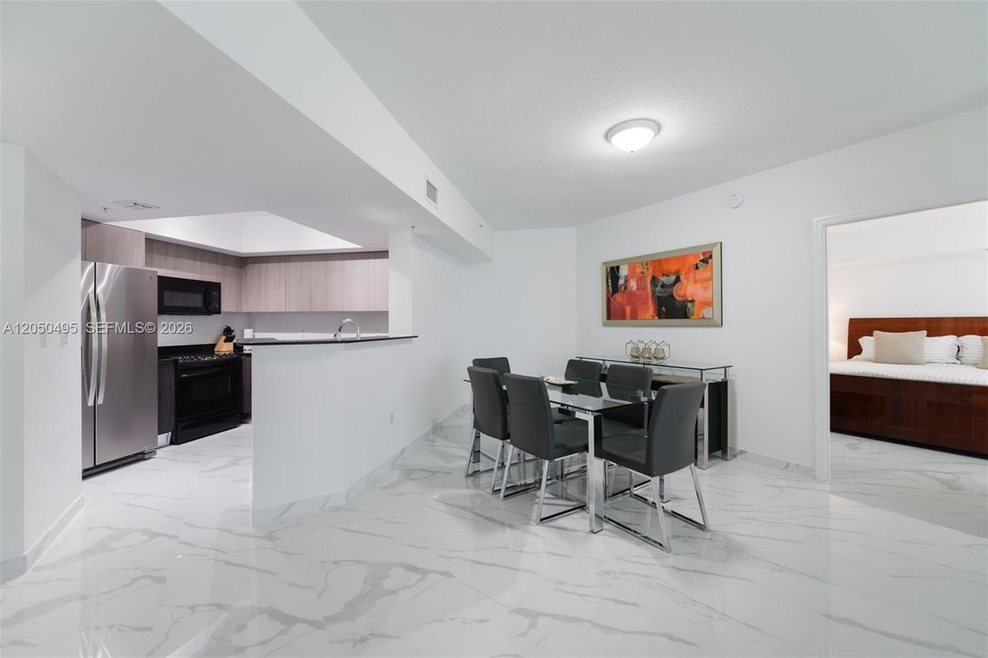 For Rent: $5,500 (2 beds, 2 baths, 1715 Square Feet)