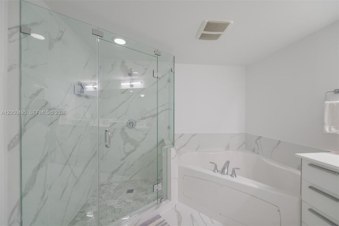 For Rent: $5,500 (2 beds, 2 baths, 1715 Square Feet)