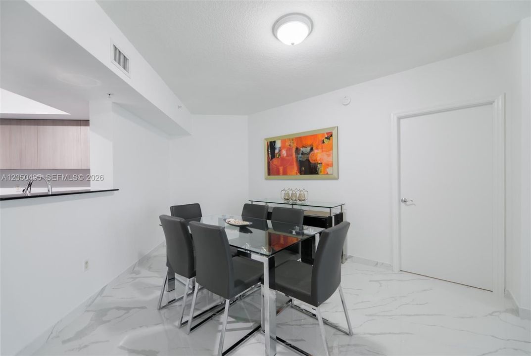 For Rent: $5,500 (2 beds, 2 baths, 1715 Square Feet)