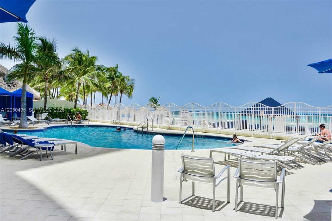 For Rent: $5,500 (2 beds, 2 baths, 1715 Square Feet)