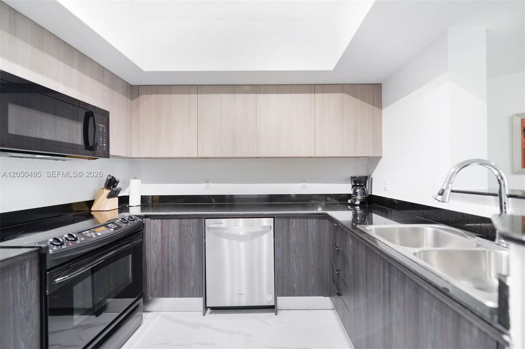 For Rent: $5,500 (2 beds, 2 baths, 1715 Square Feet)