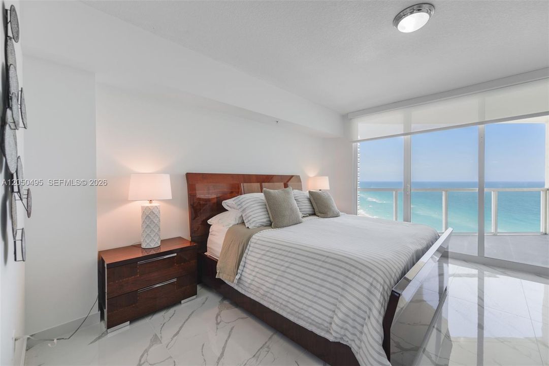 For Rent: $5,500 (2 beds, 2 baths, 1715 Square Feet)