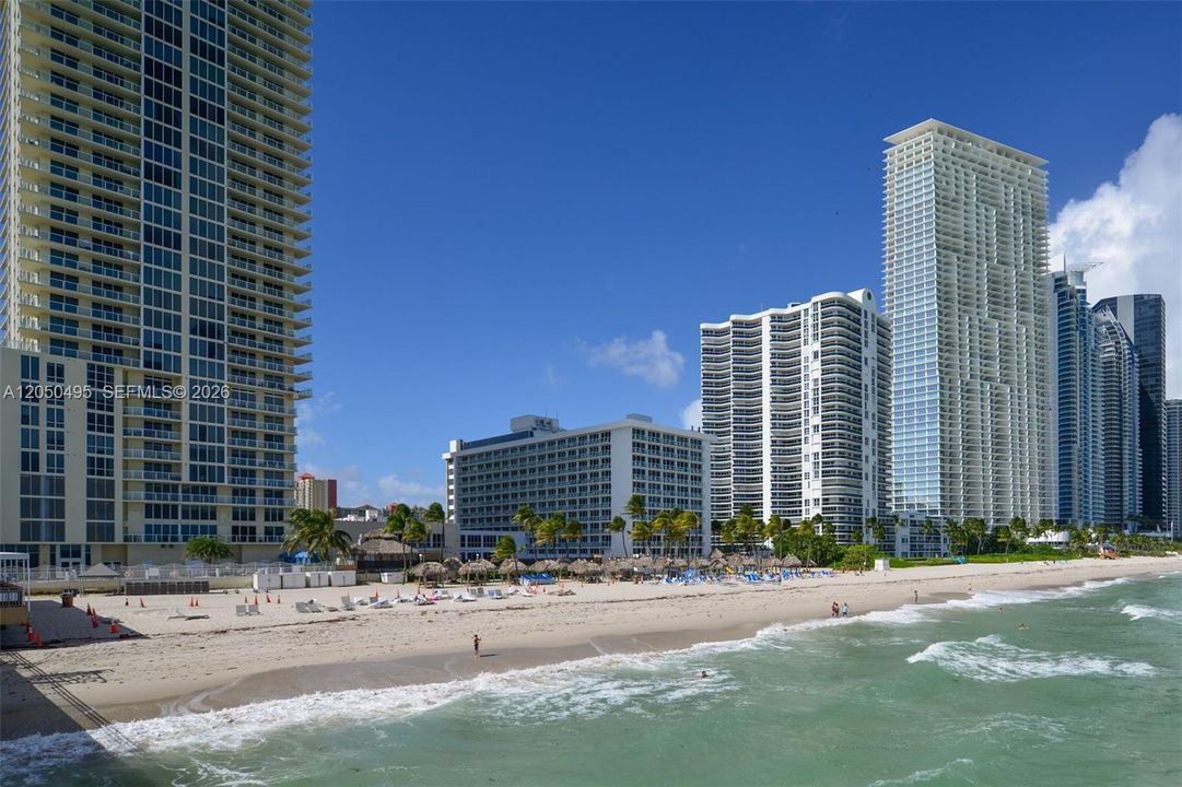 For Rent: $5,500 (2 beds, 2 baths, 1715 Square Feet)