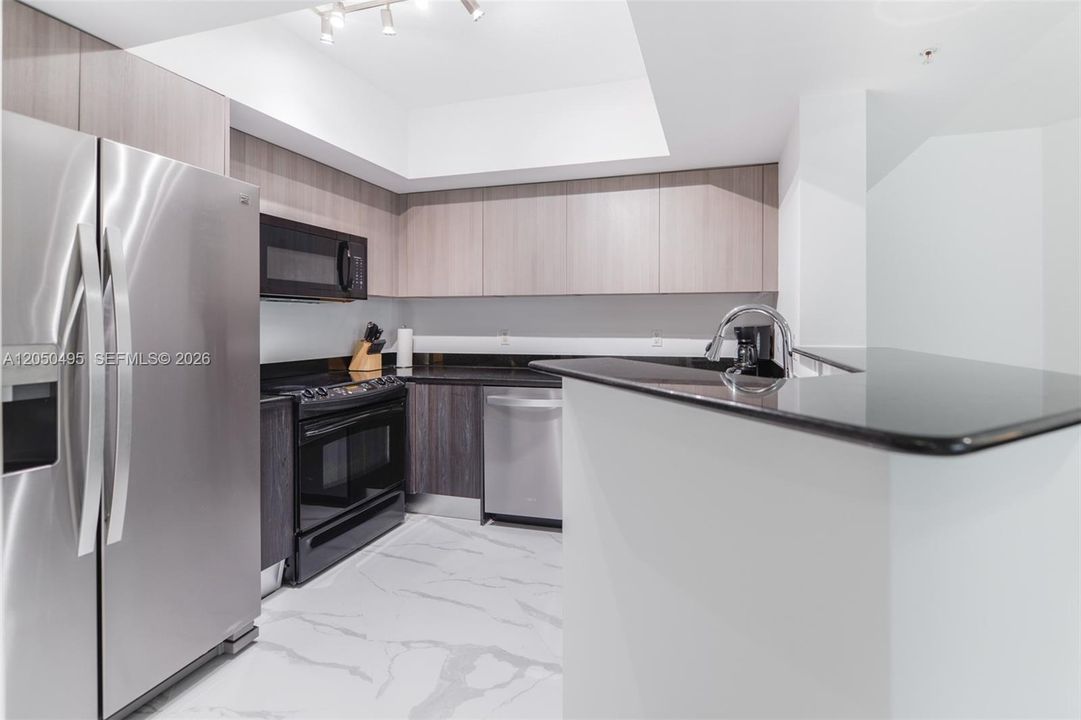 For Rent: $5,500 (2 beds, 2 baths, 1715 Square Feet)