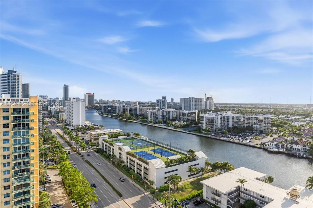For Sale: $399,000 (2 beds, 2 baths, 1240 Square Feet)