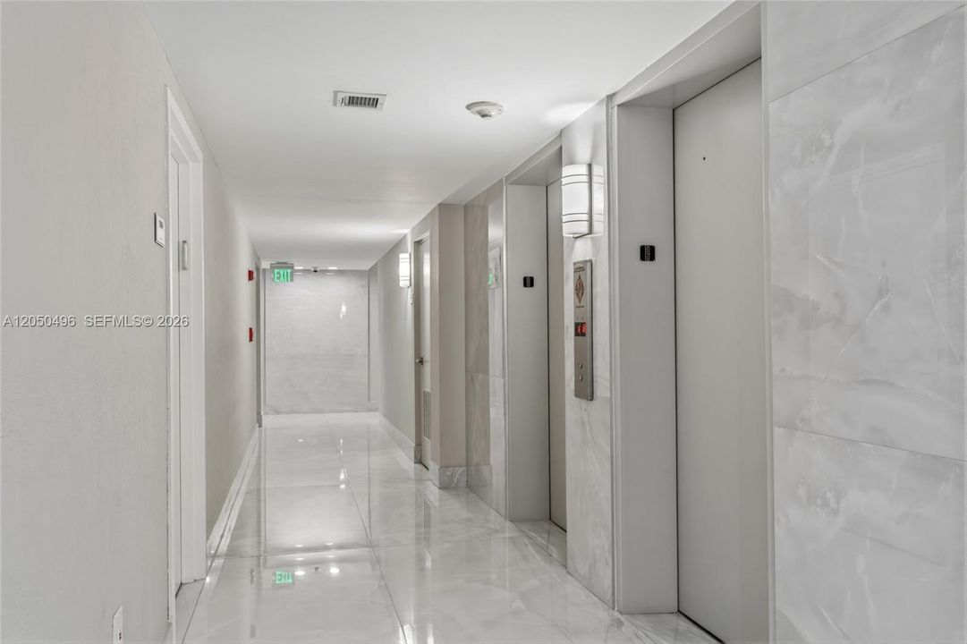 For Sale: $399,000 (2 beds, 2 baths, 1240 Square Feet)