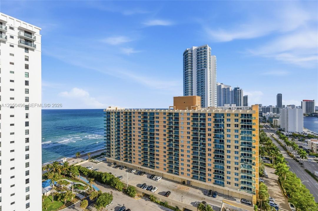For Sale: $399,000 (2 beds, 2 baths, 1240 Square Feet)