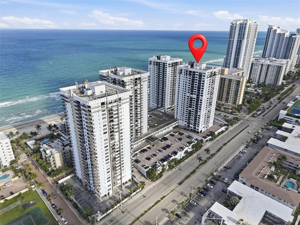 For Sale: $399,000 (2 beds, 2 baths, 1240 Square Feet)