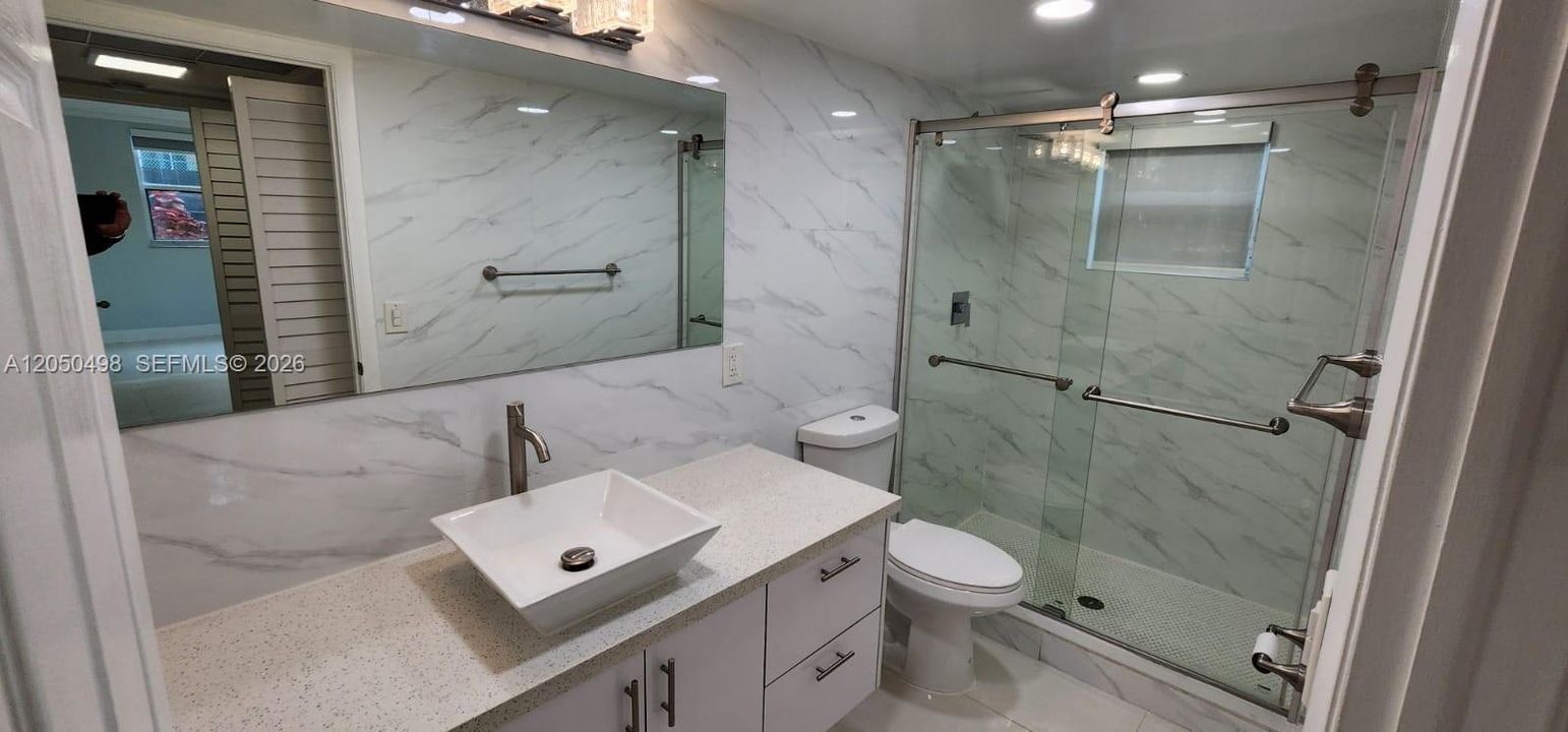 For Rent: $2,050 (1 beds, 1 baths, 810 Square Feet)