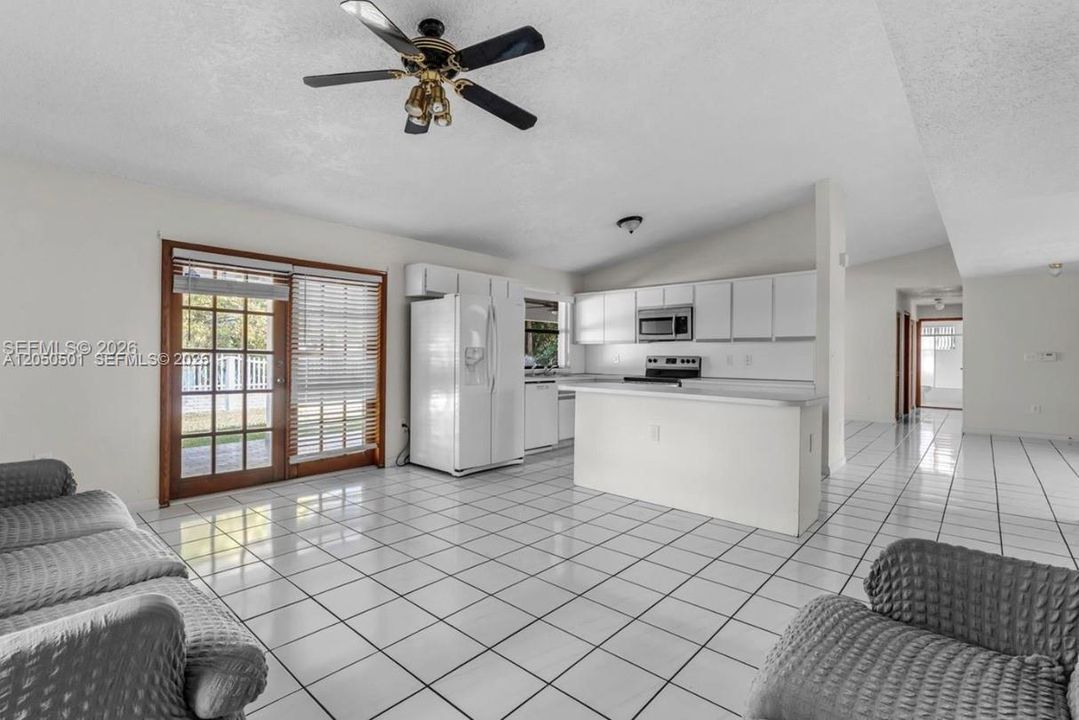 For Sale: $899,000 (3 beds, 2 baths, 1743 Square Feet)