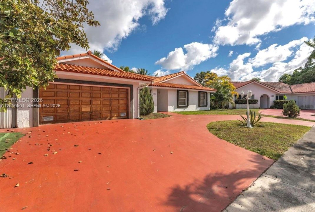 For Sale: $899,000 (3 beds, 2 baths, 1743 Square Feet)