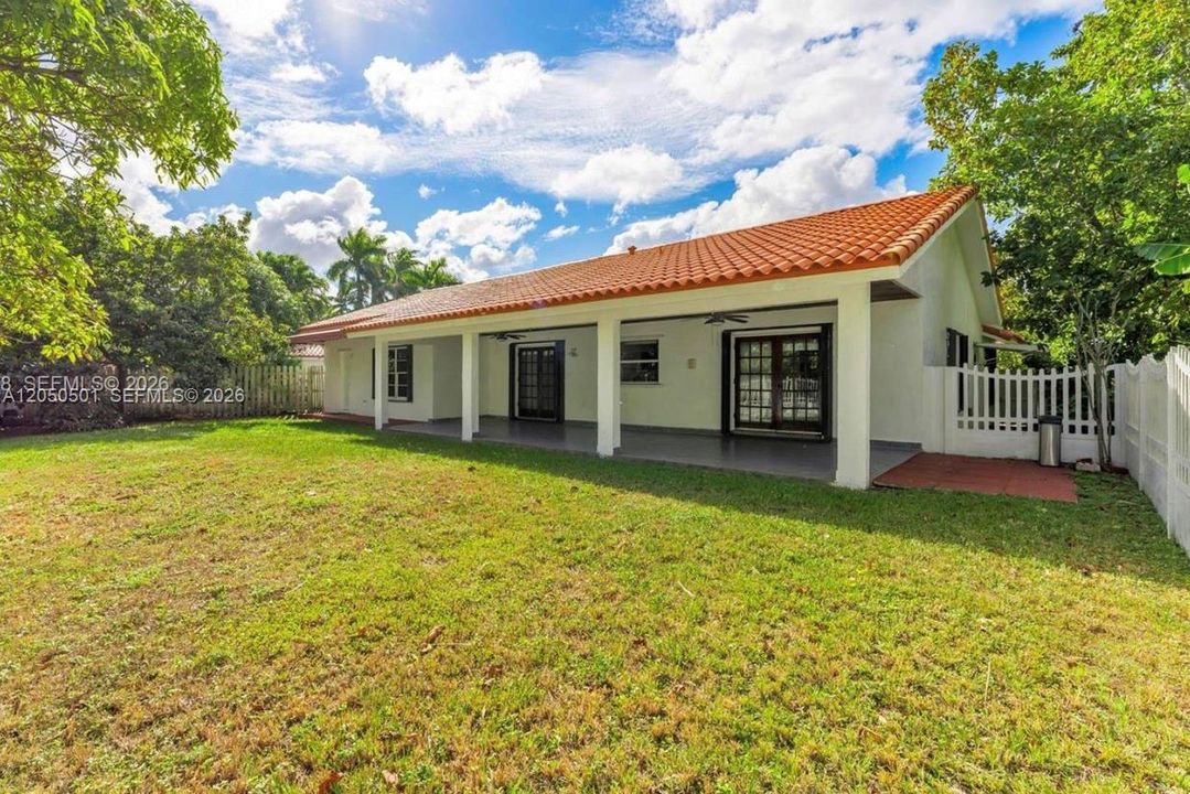 For Sale: $899,000 (3 beds, 2 baths, 1743 Square Feet)