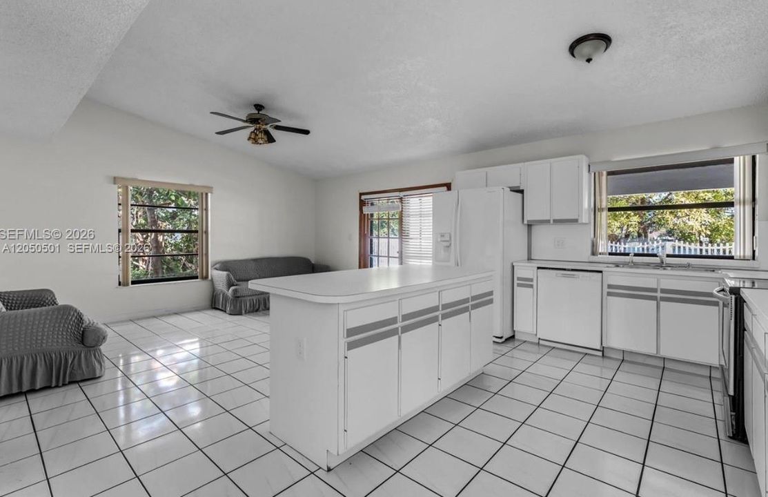 For Sale: $899,000 (3 beds, 2 baths, 1743 Square Feet)
