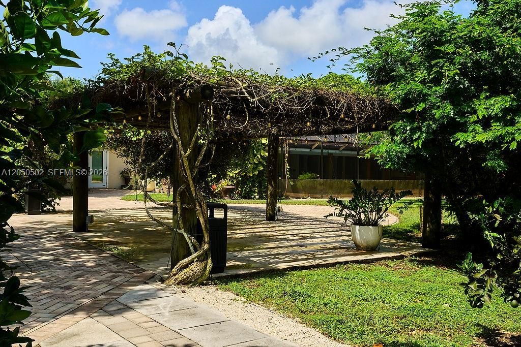 En Venta: $3,750,000 (4 camas, 4 baños, 3490 Pies cuadrados)