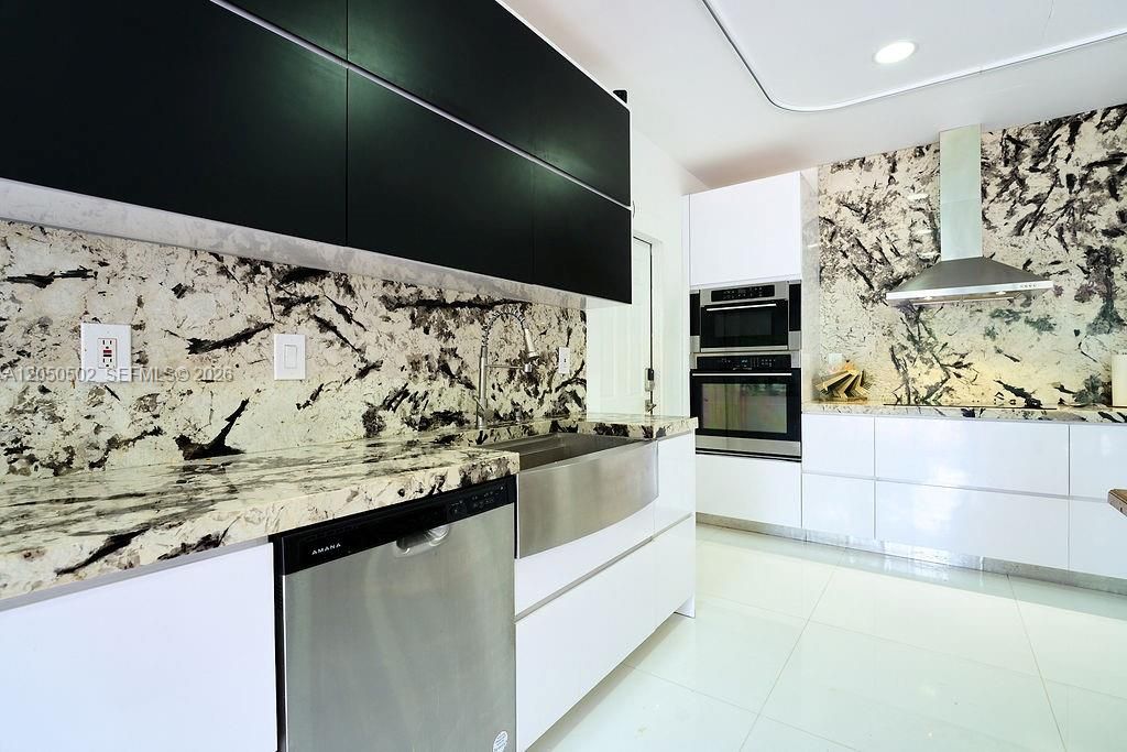 En Venta: $3,750,000 (4 camas, 4 baños, 3490 Pies cuadrados)