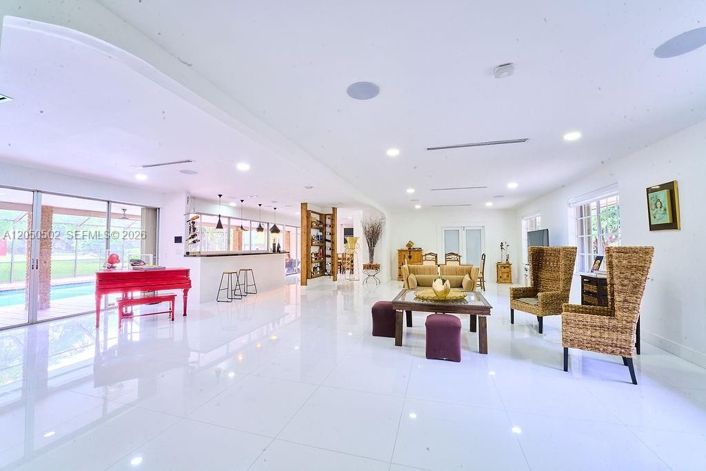 En Venta: $3,750,000 (4 camas, 4 baños, 3490 Pies cuadrados)