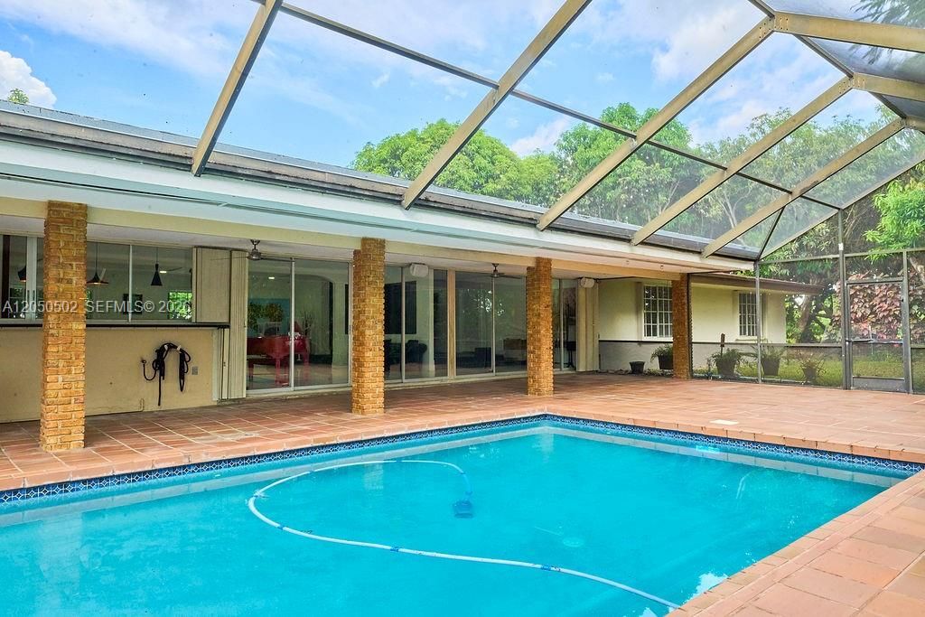 En Venta: $3,750,000 (4 camas, 4 baños, 3490 Pies cuadrados)