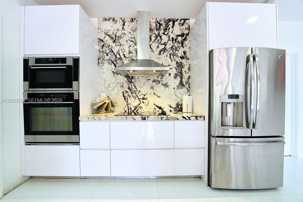 En Venta: $3,750,000 (4 camas, 4 baños, 3490 Pies cuadrados)