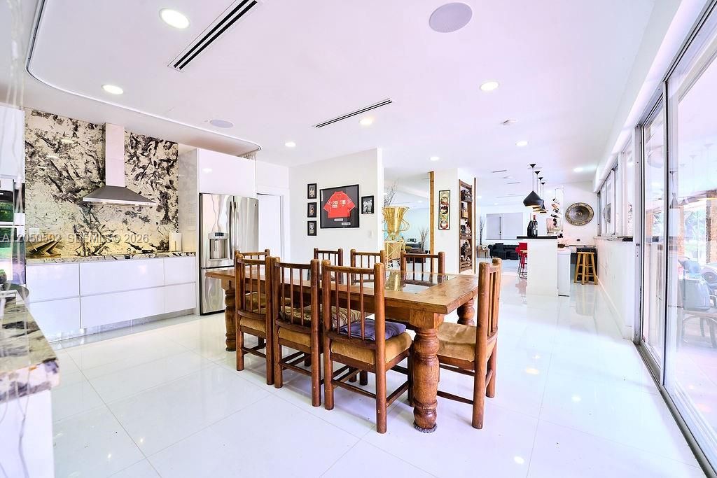 En Venta: $3,750,000 (4 camas, 4 baños, 3490 Pies cuadrados)