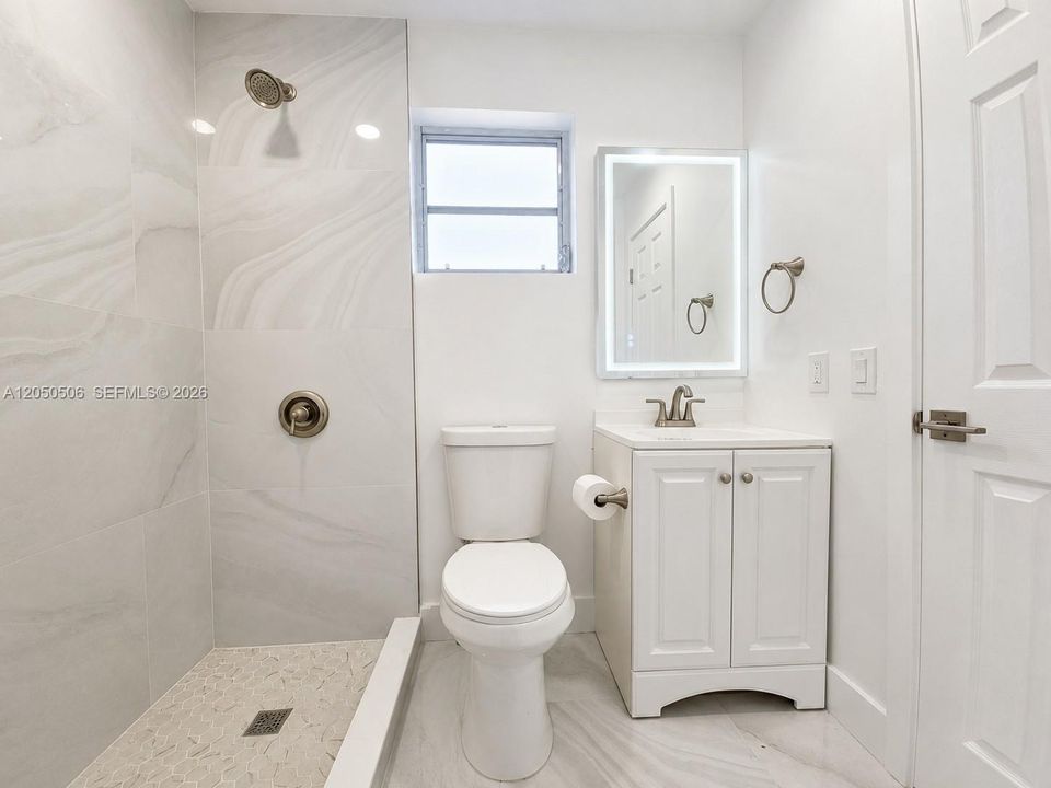 For Rent: $3,950 (4 beds, 2 baths, 2788 Square Feet)
