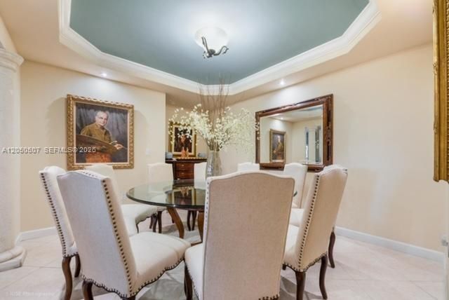 For Sale: $960,000 (3 beds, 4 baths, 2750 Square Feet)