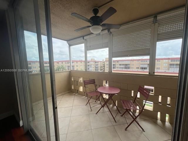 For Rent: $1,650 (1 beds, 1 baths, 940 Square Feet)