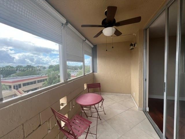 For Rent: $1,650 (1 beds, 1 baths, 940 Square Feet)