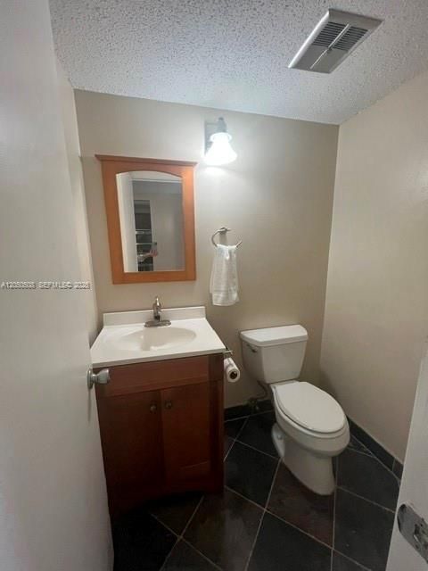 For Rent: $1,650 (1 beds, 1 baths, 940 Square Feet)