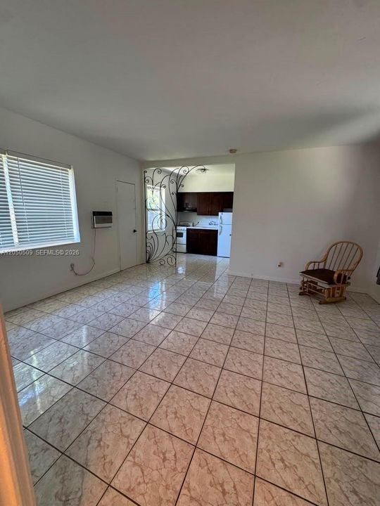 For Rent: $1,650 (0 beds, 1 baths, 4588 Square Feet)