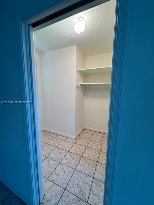 For Rent: $1,650 (0 beds, 1 baths, 4588 Square Feet)