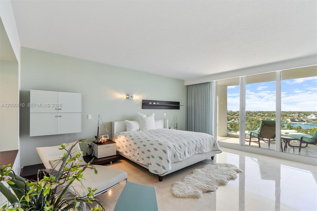 For Sale: $2,950,000 (3 beds, 3 baths, 3488 Square Feet)