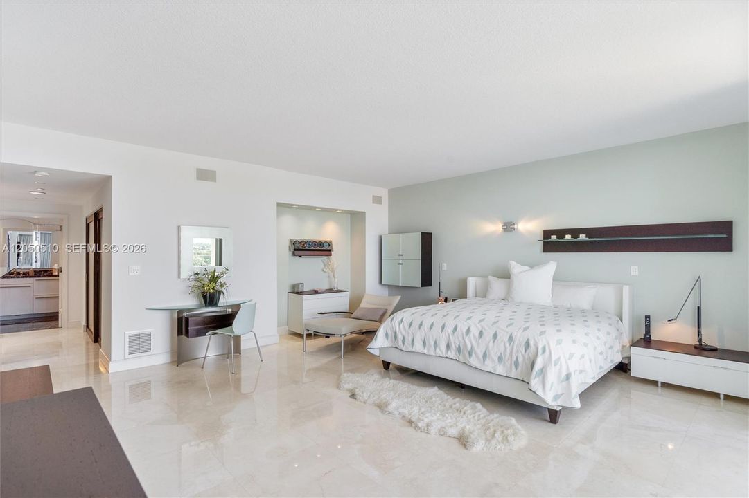 For Sale: $2,950,000 (3 beds, 3 baths, 3488 Square Feet)