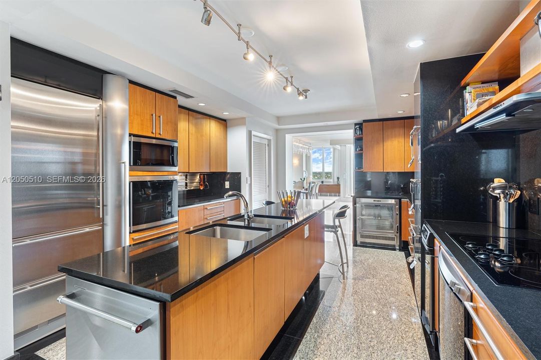 For Sale: $2,950,000 (3 beds, 3 baths, 3488 Square Feet)