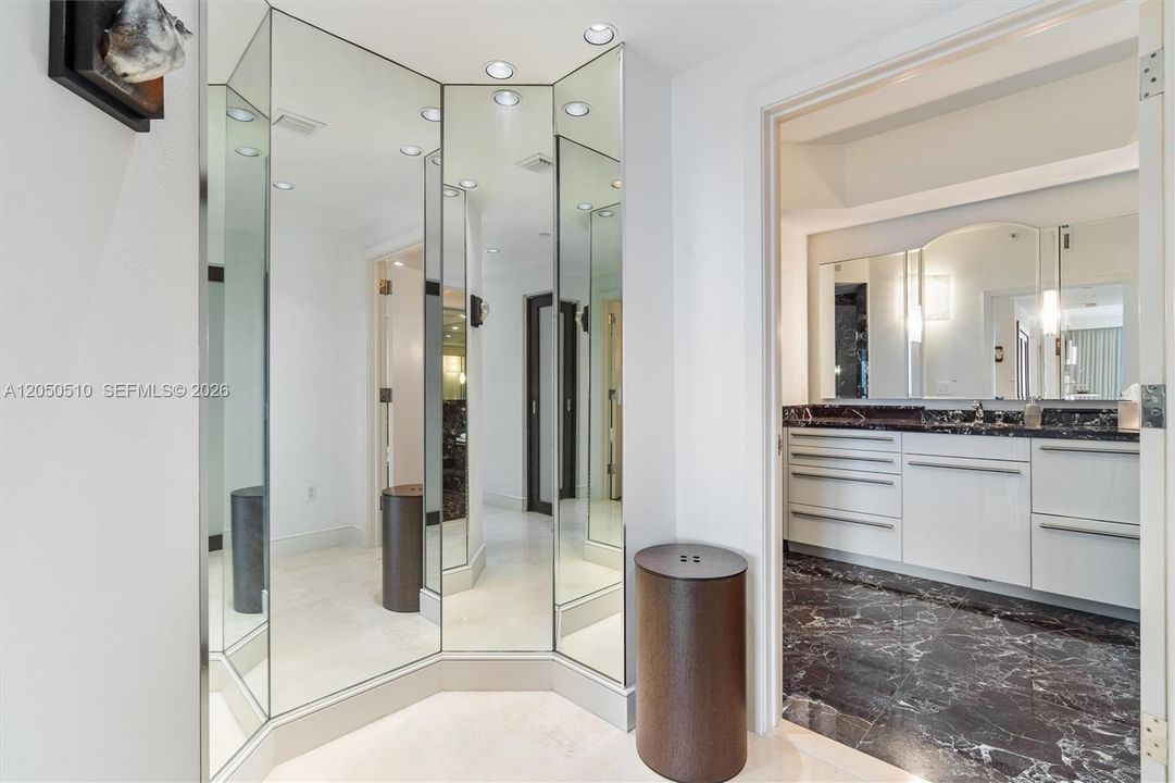 For Sale: $2,950,000 (3 beds, 3 baths, 3488 Square Feet)