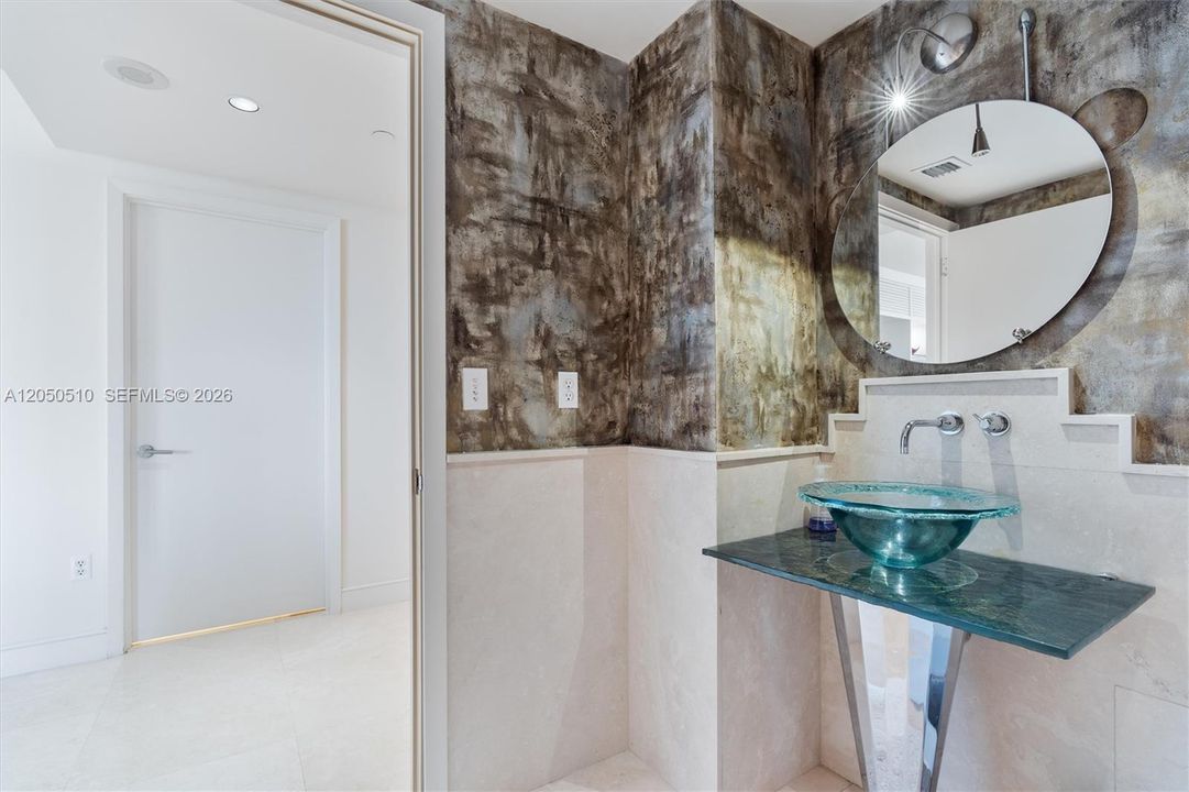 For Sale: $2,950,000 (3 beds, 3 baths, 3488 Square Feet)